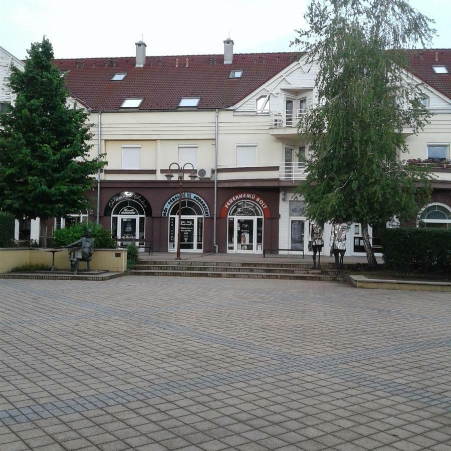 Mary Apartment Siófok Esterno foto
